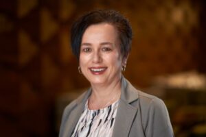 Porträt Bettina Siewert Hapag Lloyd Reisebüro Rhüden.