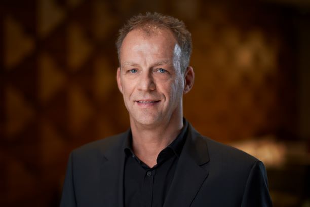 Porträt Thomas Pülm Reisebüro Hapag Lloyd Hildesheim.