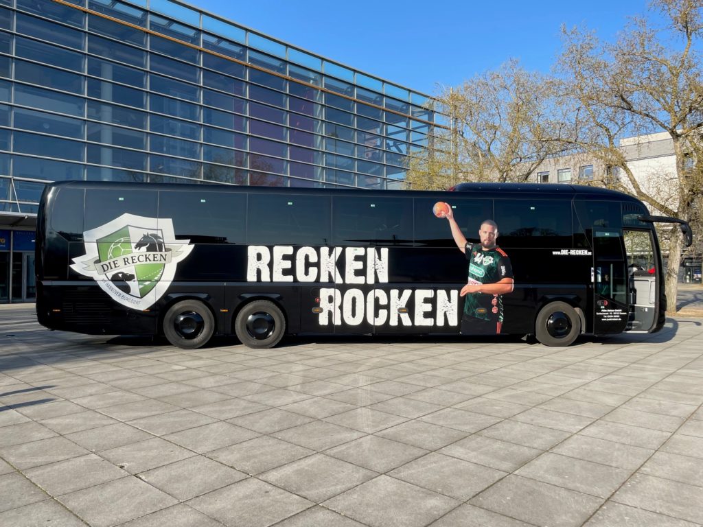 Der Teambus der Recken aus Hannover-Burgdorf.