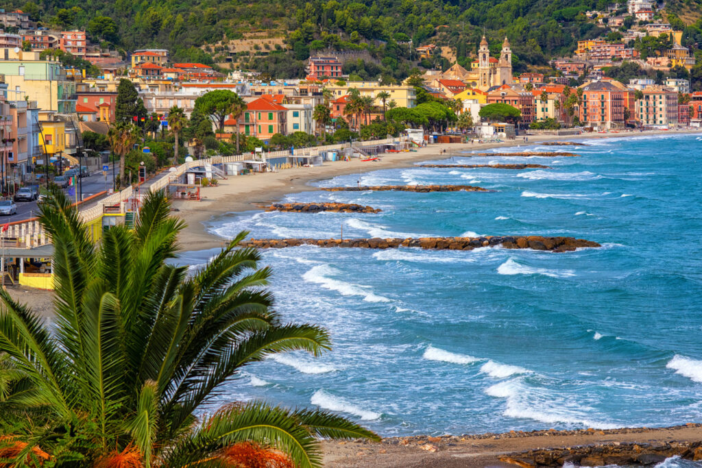 Die Stadt Laigueglia an der italienischen Riviera, Alassio, Ligurien, Italien