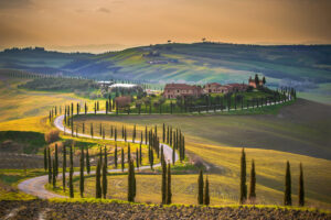Sonnige Felder in der Toskana, Italien