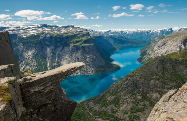 Luftbild vom Trollzungenfelsen, Trolltunga, Norwegen